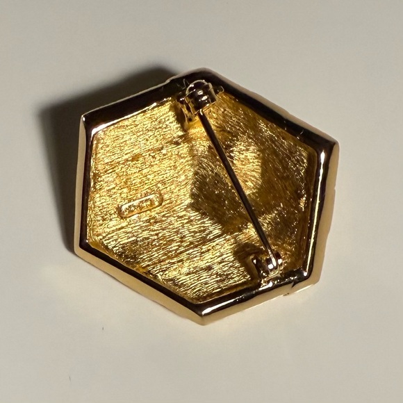 Vintage CHRISTIAN DIOR Gold Gift Present Brooch with Crystal Rhinestone Ribbon - Picture 2 of 3